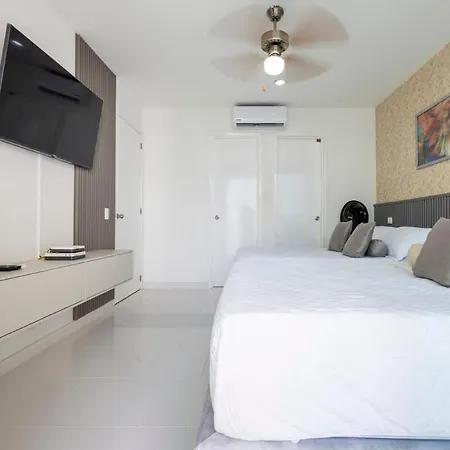 Apartment Vera's Sea Access -waiwa Host Cartagena